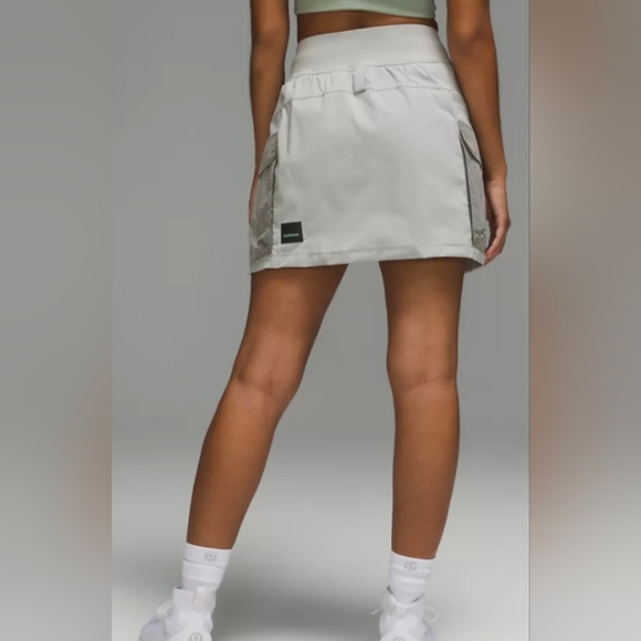 Lululemon | Multi-Pocket Cargo High-Rise Hiking Skirt, size 6 - Picture 2 of 16